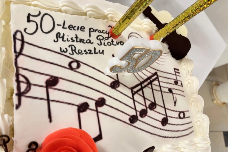 Reszel. 50-lecie posługi organisty Piotra Strzyżewskiego