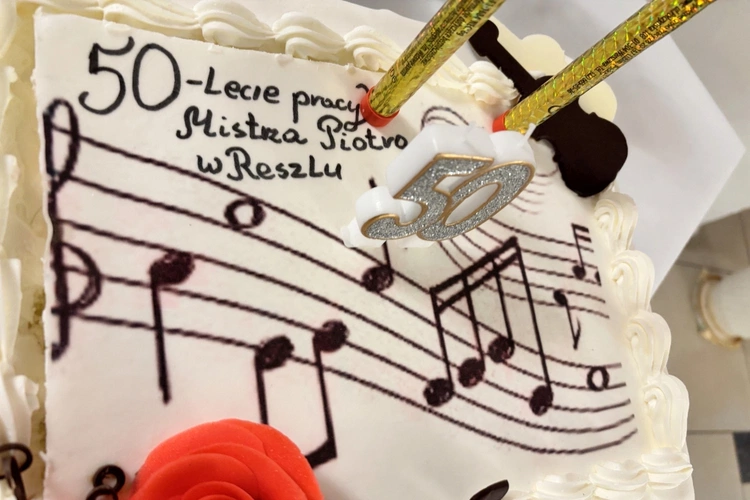 Reszel. 50-lecie posługi organisty Piotra Strzyżewskiego