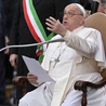 Franciszek: Ludzie giną, a biznes śmierci kwitnie. Skandal!
