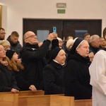 Msza św. przed poświęceniem figury Matki Bożej Królowej Zaspy
