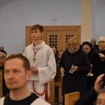 Msza św. przed poświęceniem figury Matki Bożej Królowej Zaspy