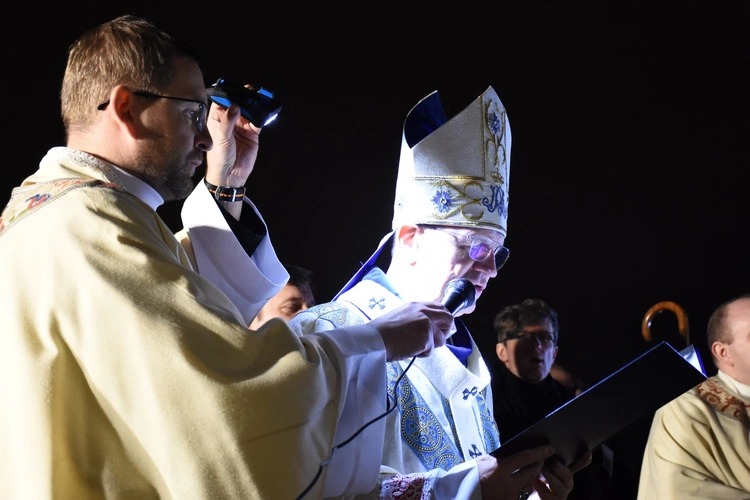 Poświęcenie figury Matki Bożej Królowej Zaspy