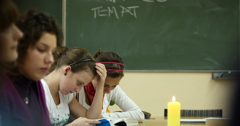 Brak porozumienia pomiędzy państwem a Kościołem w sprawie lekcji religii w szkole