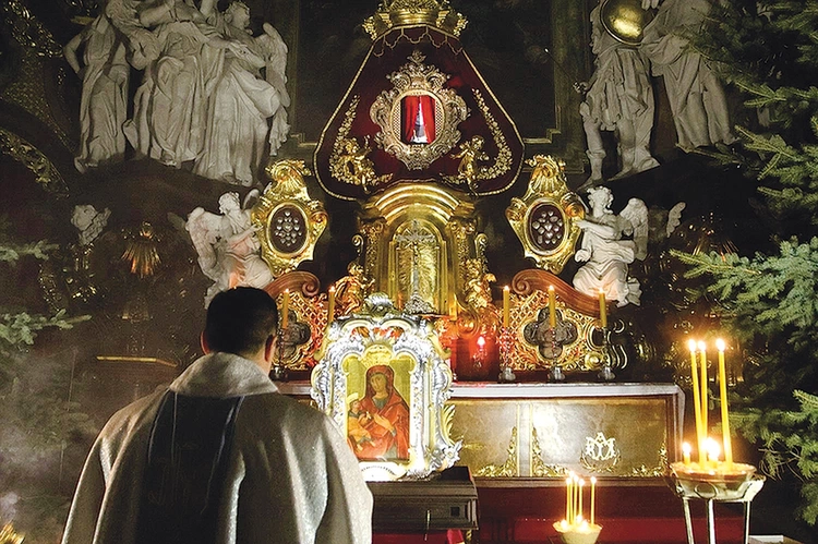 Uroczystość odbywa się przy maryjnym wizerunku co roku.