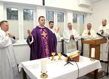 Uroczystość rozpoczęła dziękczynna Msza Święta.