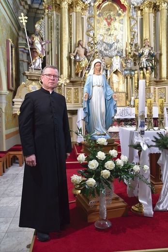 	Odporyszowski proboszcz ks. Janusz Oćwieja CM, rodem z parafii Świętej Rodziny w Tarnowie, został ochrzczony 27 września, w dzień św. Wincentego a Paulo. Wybrał zgromadzenie niejako naturalnie, patrząc przede wszystkim na świadectwo kapłanów, którzy pracowali w jego wspólnocie parafialnej.