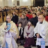 	Powitanie figury Maryi przez ks. proboszcza Krzysztofa Czaję.