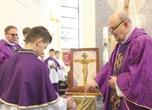 	Obraz pobłogosławił ks. infułat Władysław Kostrzewa.