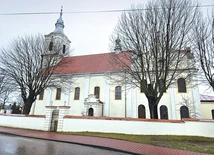 Efektem remontu jest nowe pokrycie dachowe.