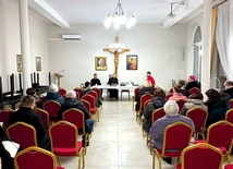 	Dyskusję prowadzoną przez ks. Michała Gławdela i ks. Barnabę Dębickiego poprzedziły nabożeństwo do Miłosierdzia Bożego i Eucharystia w katedrze.