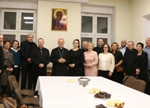 Przedstawiciele ruchów i stowarzyszeń z bp. Markiem Solarczykiem.