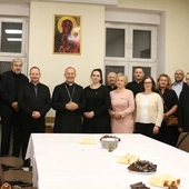 Przedstawiciele ruchów i stowarzyszeń z bp. Markiem Solarczykiem.