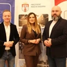 Do udziału w świątecznym spotkaniu zapraszają: Emil Jaskulski, Marta Michalska-Wilk i ks. Damian Drabikowski.