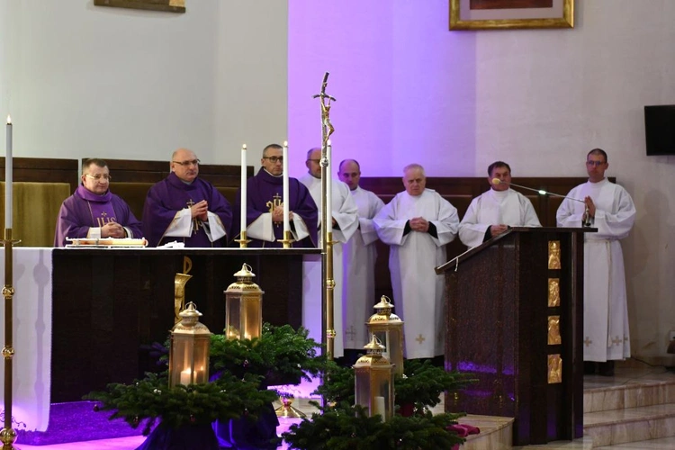 W drodze do diakonatu stałego przyjęli posługę lektoratu