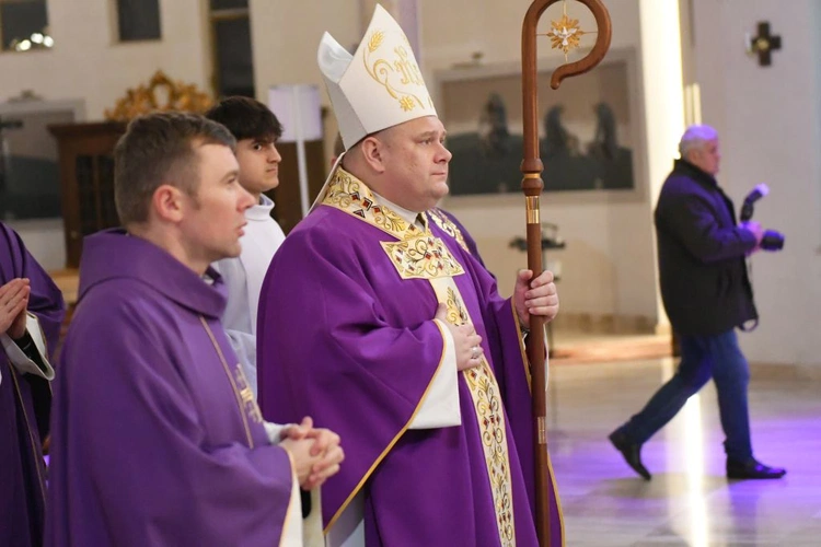 W drodze do diakonatu stałego przyjęli posługę lektoratu