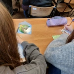 Młodzież licealna dzieli się dobrocią