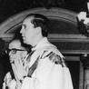 Młody ksiądz Jorge Bergolio