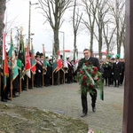 Uroczystość przy krzyżu internowanych