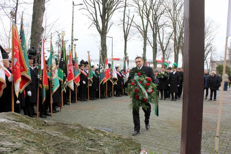 Uroczystość przy krzyżu internowanych