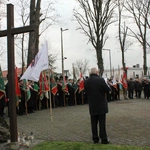 Uroczystość przy krzyżu internowanych