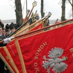 Uroczystość przy krzyżu internowanych