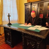 Czarny Gabinet. Tu abp Galbas objął kanonicznie archidiecezję warszawską