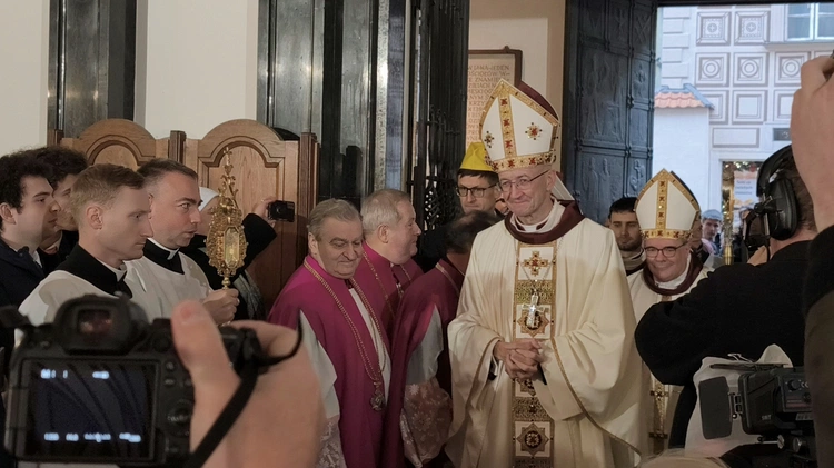 Pierwsze kroki abp. Galbasa w archikatedrze warszawskiej