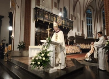 "Płońmy, Bracia!". Abp Adrian Galbas objął archikatedrę warszawską