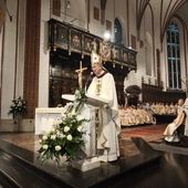 "Płońmy, Bracia!". Abp Adrian Galbas objął archikatedrę warszawską