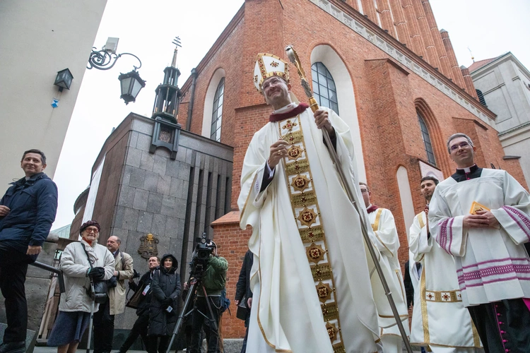 Ingres abp. Adriana Galbasa SAC do archikatedry warszawskiej, cz. III