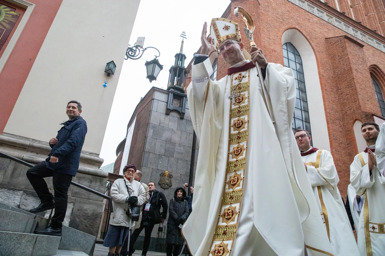 Ingres abp. Adriana Galbasa SAC do archikatedry warszawskiej, cz. III