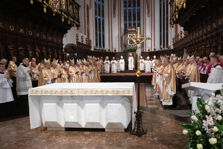 Ingres abp. Adriana Galbasa SAC do archikatedry warszawskiej, cz. III