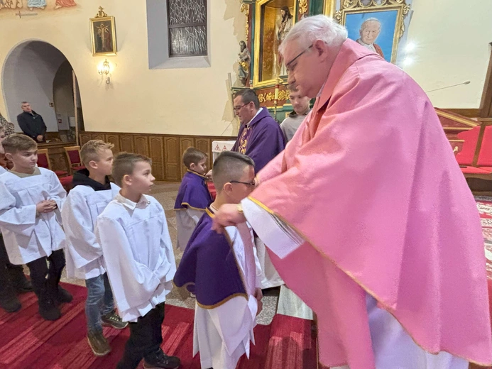 Ministranci i lektorzy w Trzcianie