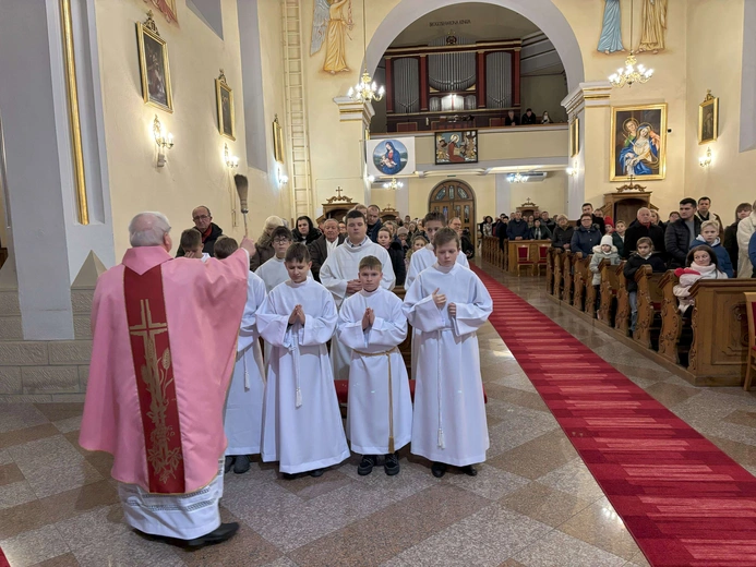 Ministranci i lektorzy w Trzcianie