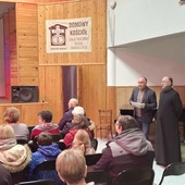 Otwarcie parafialnego kina "Michael"