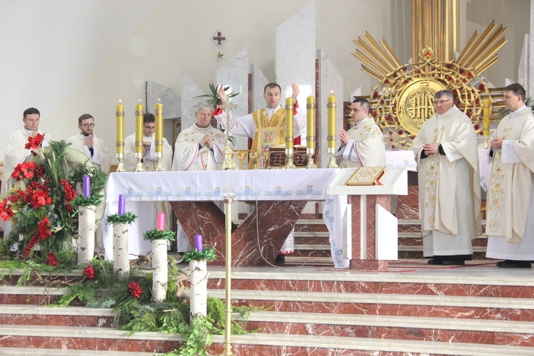 Dębica. Błogosławieństwo nowych lektorów dekanatu Dębica-Wschód