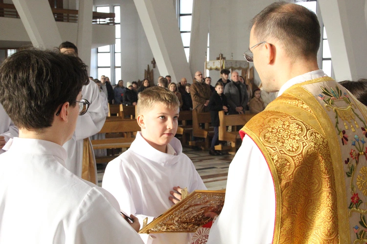 Dębica. Błogosławieństwo nowych lektorów dekanatu Dębica-Wschód