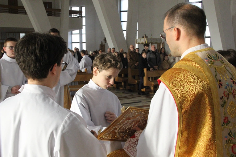 Dębica. Błogosławieństwo nowych lektorów dekanatu Dębica-Wschód