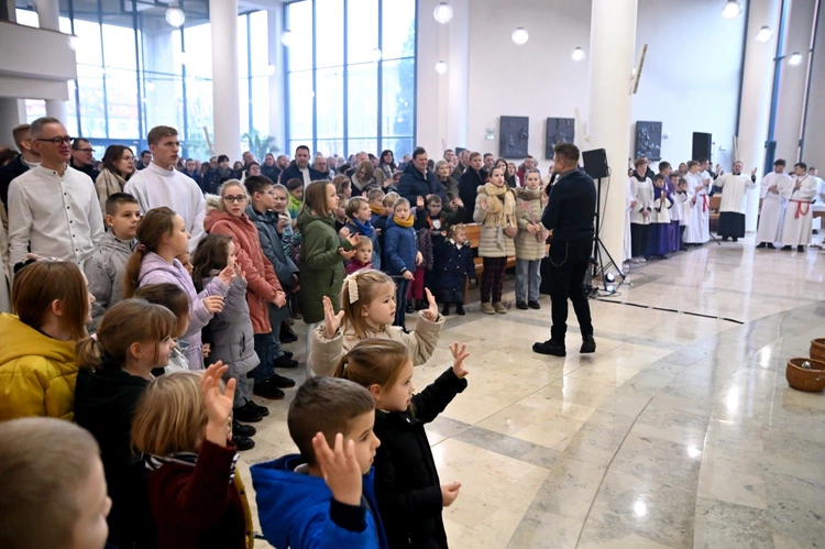 Rodzinna Msza św. na zakończenie Remontu Małżeńskiego