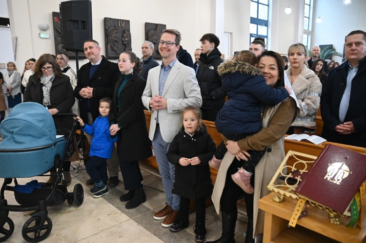 Rodzinna Msza św. na zakończenie Remontu Małżeńskiego