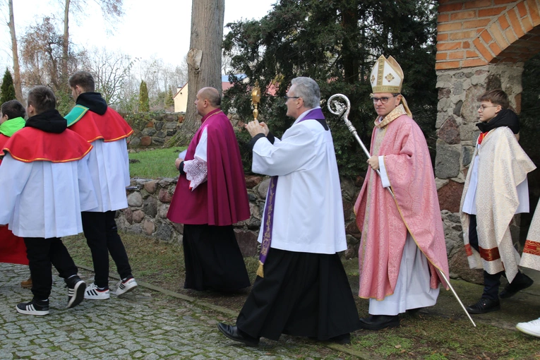 Rokicie. Wprowadzenie relikwii patronki parafii