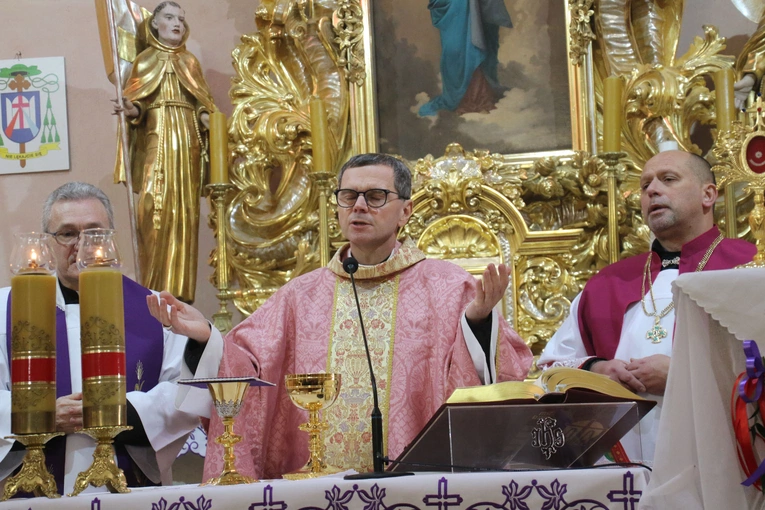 Rokicie. Wprowadzenie relikwii patronki parafii