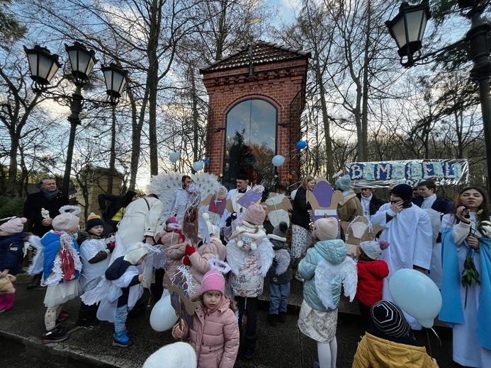 Błogosławieństwo figurek Dzieciątka Jezus