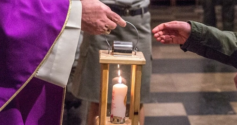 Abp Galbas: Niech to światło dotrze do dotrze do każdego zakamarka Warszawy