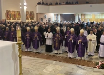 Bp Oder: Są pewne rany, które nie przestają krwawić pomimo upływu lat
