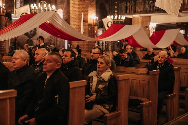Eucharystia w 54. rocznicę wydarzeń grudniowych