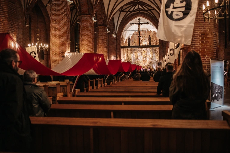 Eucharystia w 54. rocznicę wydarzeń grudniowych