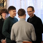 Spotkanie wigilijne młodzieży licealnej na plebanii w Ziębicach