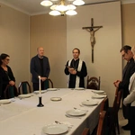 Spotkanie wigilijne młodzieży licealnej na plebanii w Ziębicach