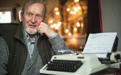 Ernest Bryll w wierszach o Bożym Narodzeniu: wieczność jak dziecko, Bóg stał się naszym bratem